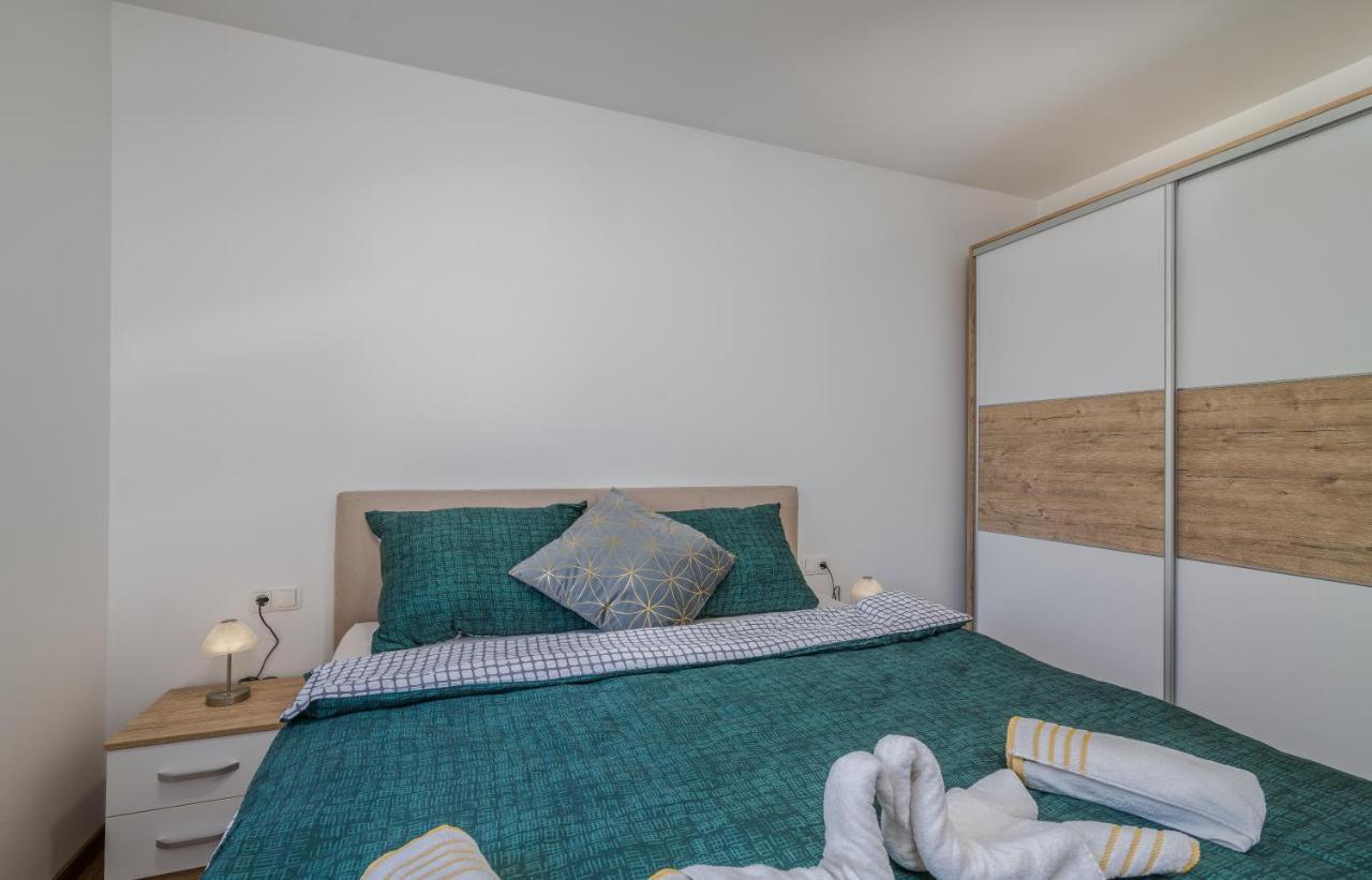 Apartments Sunrise Krk クルク エクステリア 写真