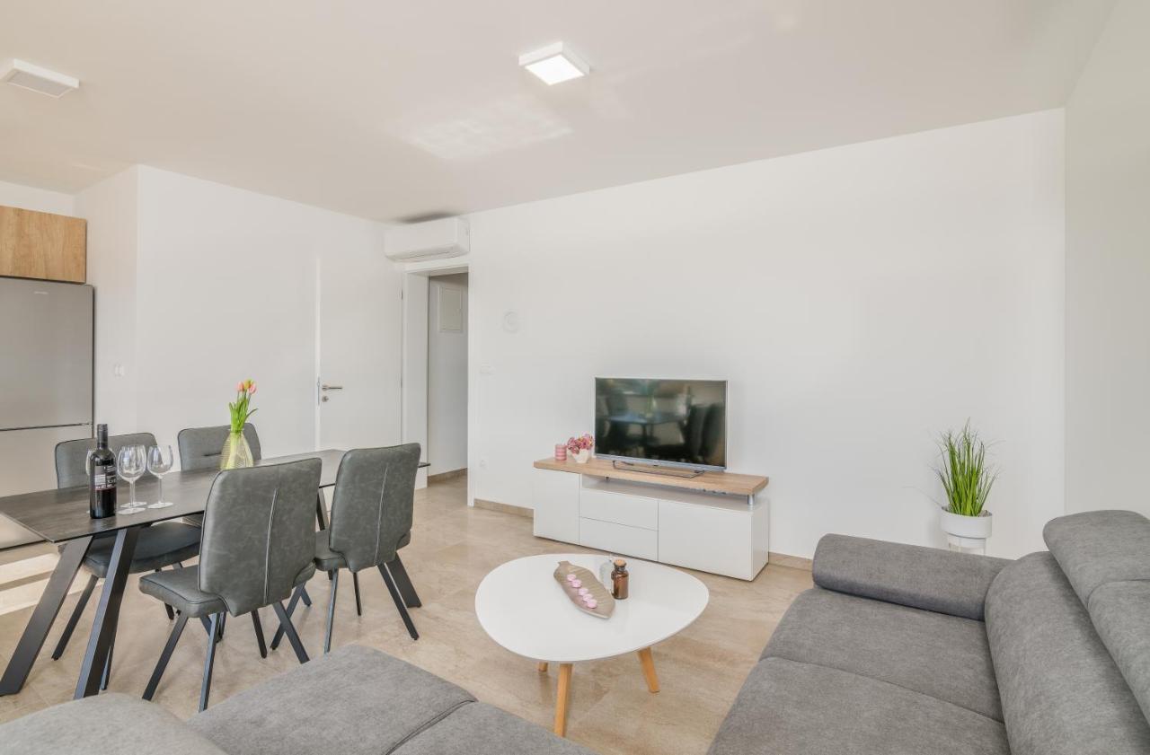 Apartments Sunrise Krk クルク エクステリア 写真