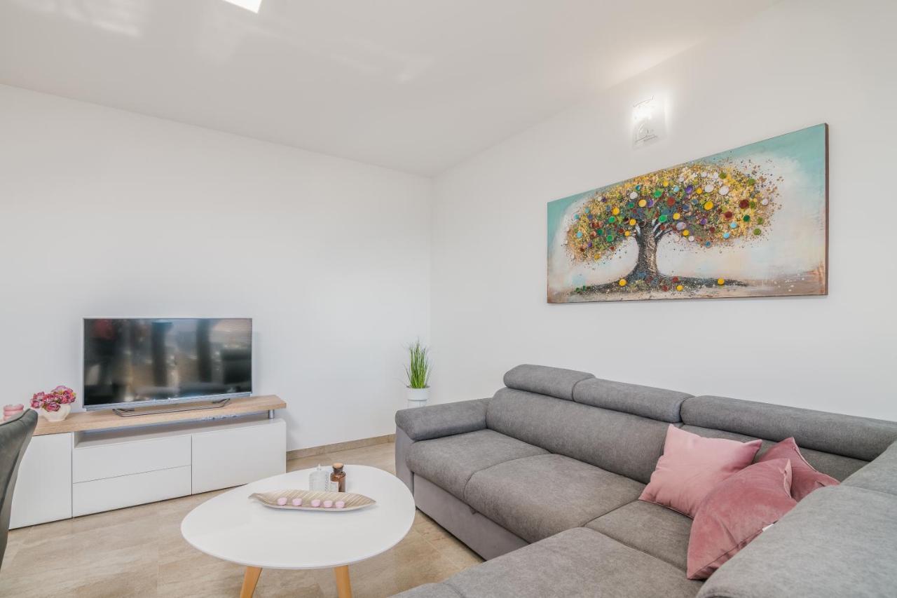 Apartments Sunrise Krk クルク エクステリア 写真
